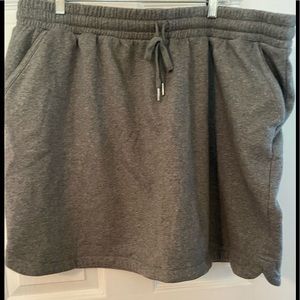 Size 2x sweatshirt skirt with pockets